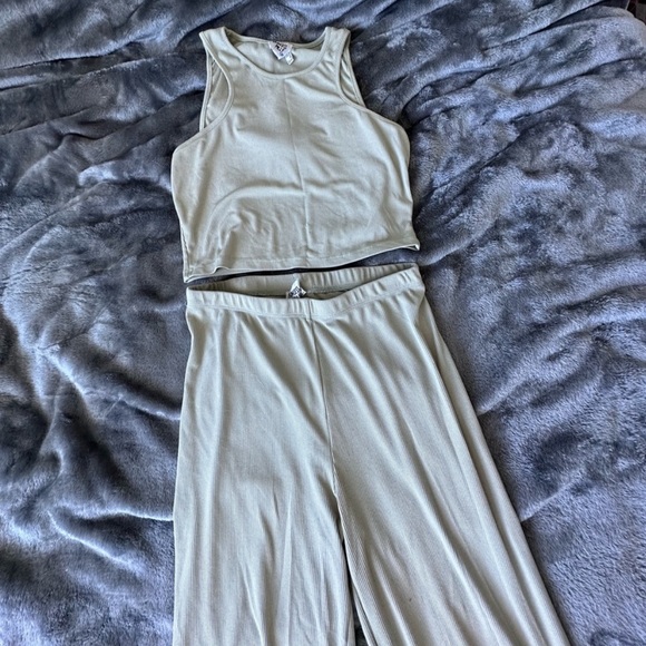 Princess polly marnie set in green mint - Picture 5 of 6